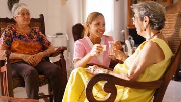 احترام به سالمند در خانه سالمندان